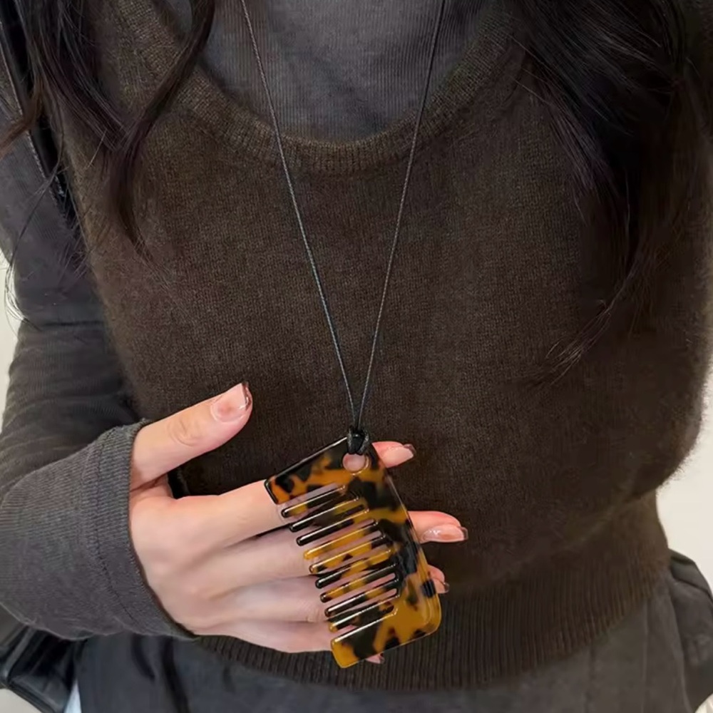 Tortoiseshell Hair Comb Necklace Temperament Comb Pendant Neckl
